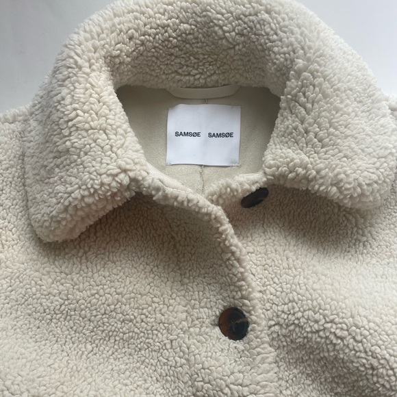Samsøe Samsøe “Aylin” Jacket
Cream Sherpa teddy - Picture 8 of 8